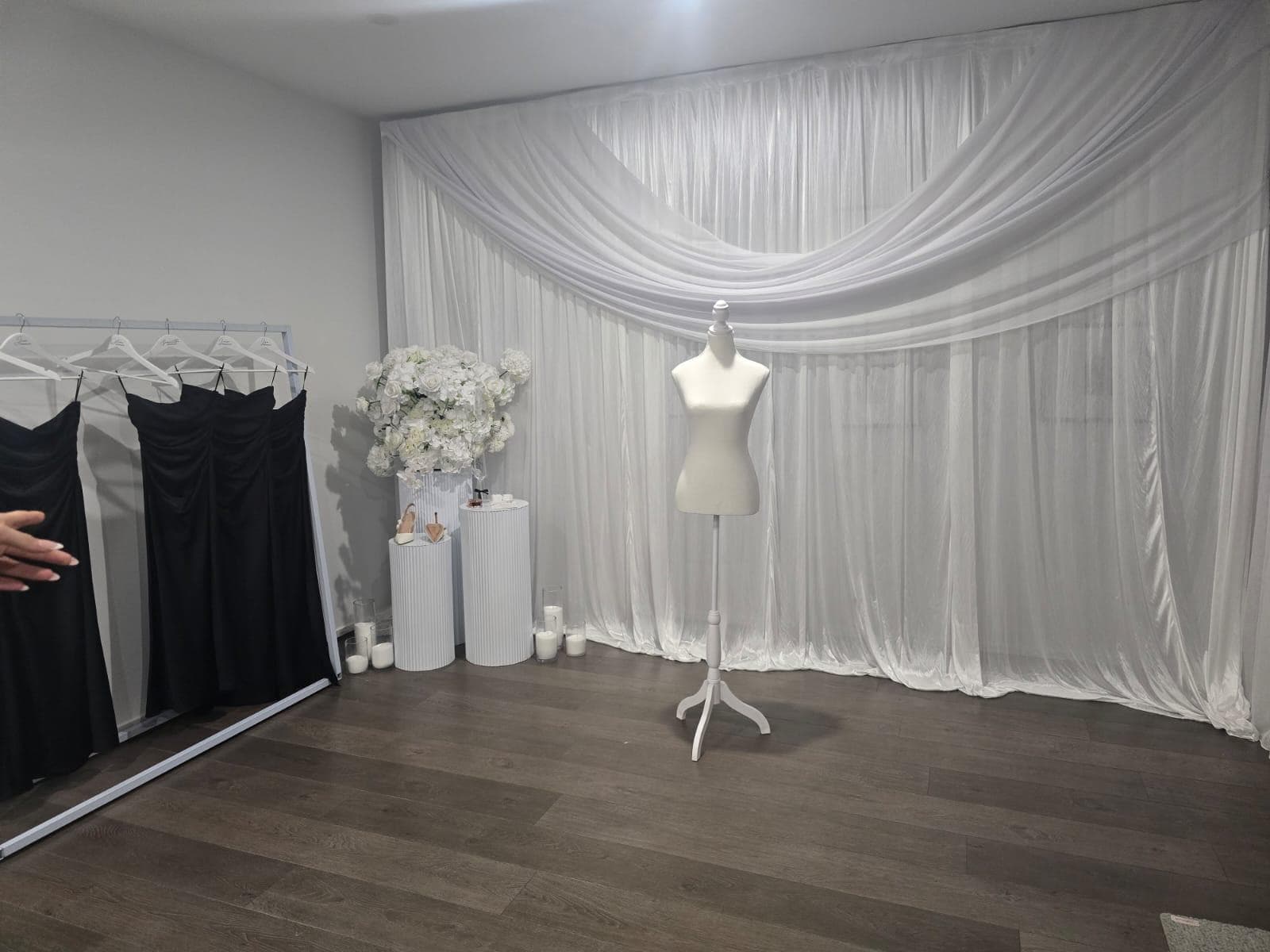 Bride room with mannequin and backdrop