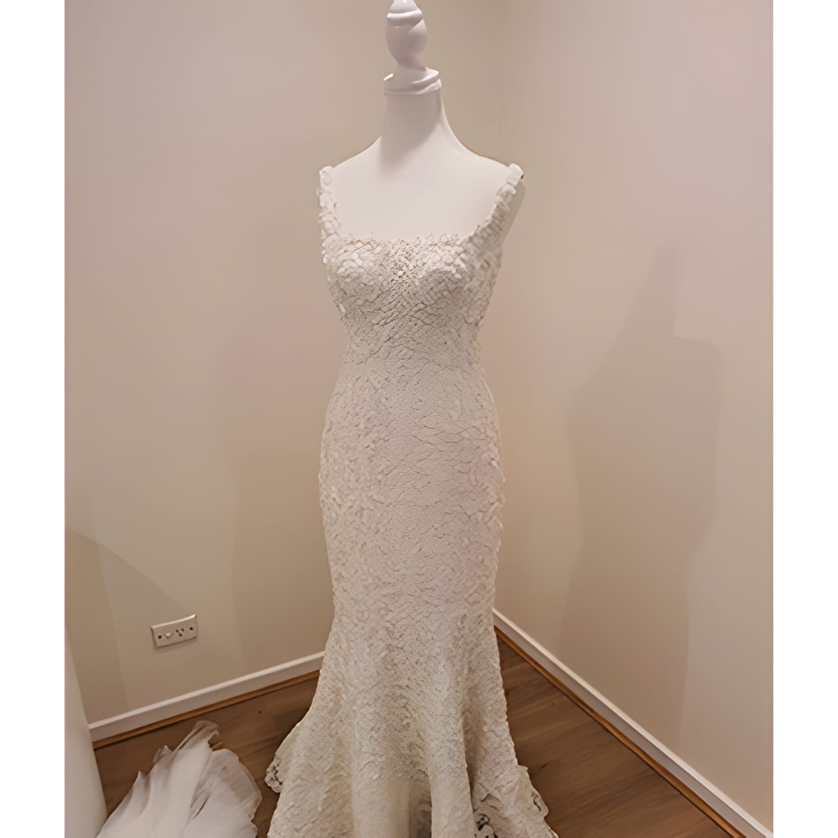 Silver female mannequin